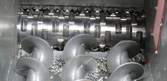 Einwellen-Zerkleinerer M600 mit Schneckenzuführung